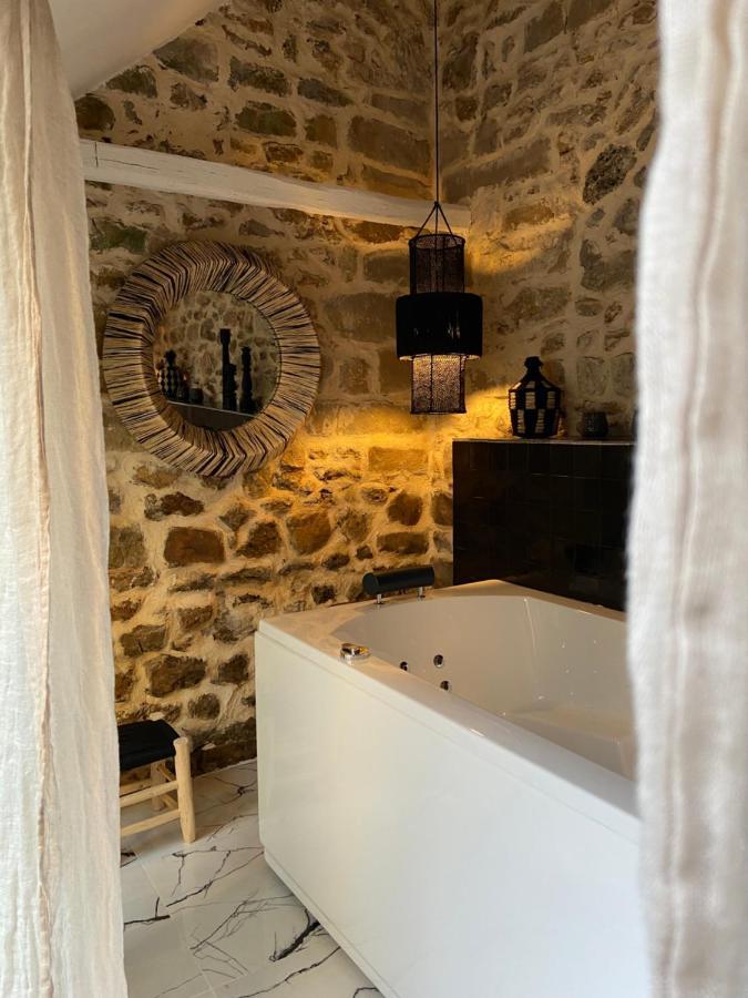 La Planque - Chambres Avec Jacuzzi Fleury-en-Biere Ngoại thất bức ảnh