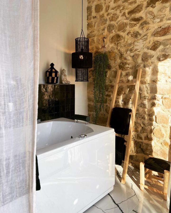 La Planque - Chambres Avec Jacuzzi Fleury-en-Biere Ngoại thất bức ảnh